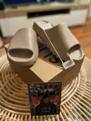 YEEZY SLIDE - First Release - US10 - GZ5554