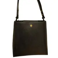 在飛比找momo購物網優惠-【TORY BURCH】tory burch 磁鐵扣防刮十字