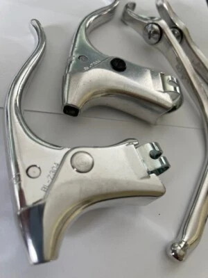 ! VINTAGE SHIMANO BL-Z304 ROAD BIKE NOS BRAKE LEVER PAIR NOS W EXTENSION LEVERS