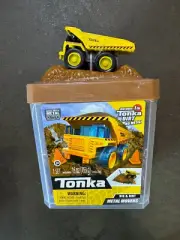 Tonka Metal Movers Dirt & Dig Playset with Dump Truck and Magic Sand NEW