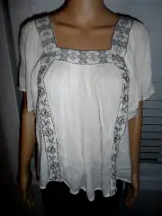 Pretty Elie Tahari size L off white embroidered boho peasant short sleeve blouse