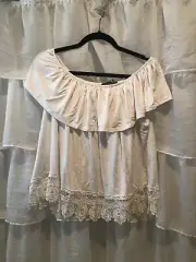 Boohoo Off Teh Shoulder Boho Style Lace Crochet Bottom Size 16 White