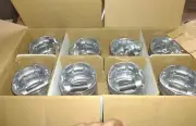 federal mogul Ford Flat Head 239 Pistons New in box 8 pistons an wrist pins
