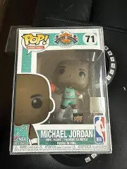 Funko Pop! Vinyl: Michael Jordan - Upper Deck (Exclusive) #71 W Protector