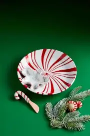 Mud Pie Starburst Peppermint Candy and Gingerbread Christmas Chip and Dip Set