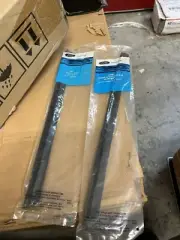 NOS FORD 1969 1970 MUSTANG FASTBACK QUARTER GLASS TO DOOR WEATHERSTRIP RH L.H.