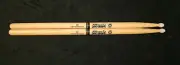 BRAND NEW, Nylon Tip American Hickory 2B Promark Drumsticks