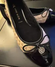 Anne Klein iFlex Sz 9.5M Quilted Vanilla/Black Patent Cap toe ballet Flats