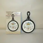 COUNTRY HOME CAST IRON TRIVET WITH CERAMIC TILE BY CARLTON GLASS NIB