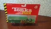 Ford F-350 Pickup with Cattle Carrier Trailer Tonka Farm 1:64 scale Green