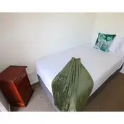 BLK Stays Guest House Deluxe Units Bellmere