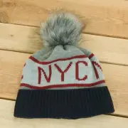 Children's beanie with a pompom and cotton fleece lining
