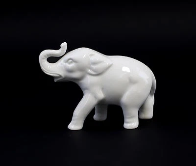 9942720 Porcelain Figurine Small Elephant White Wagner&apel 11, 5x9cm