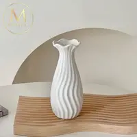 在飛比找momo購物網優惠-【Floral M】北歐陶瓷艾格妮絲波浪花瓶(插花/花瓶/花