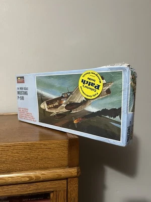 Vtg Monogram Classics WWII Mustang P-51B Kit 1/4” Scale Airplane Model Kit NOS