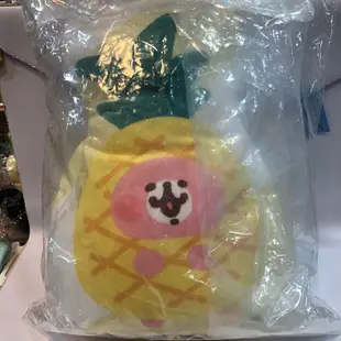 艾德雜貨 日本正版 卡娜赫拉 鳳梨P助與兔兔 雙面抱枕 Kanahei 靠墊 娃娃 水果系列