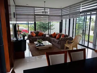 拜拜的4臥室整棟房子 - 520平方公尺/4間專用衛浴Permano Residence at Lawis Baybay Roxas City
