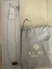 Kendra Scott necklace