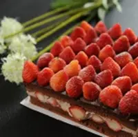 在飛比找ihergo愛合購-名店街優惠-新巧屋巧克力草莓爆多蛋糕(進口草莓)