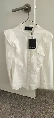 DECJUBA Quinn Ruffle Ivory Shirt - Size 8 - BNWT