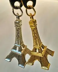 在飛比找Yahoo!奇摩拍賣優惠-法國帶回 精緻巴黎鐵塔造型鑰匙圈  金  銀   1組