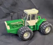 Ertl Oliver 2655 4WD Tractor 2005 National Farm Toy Show 1:32