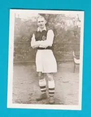FOOTBALLER - ALL-TIME GREATS - CLIFF BASTIN OF ENGLAND - BY PANINI