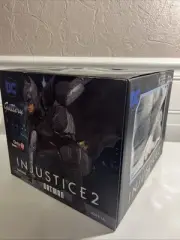 DC Comics Injustice 2 Batman Gallery Diamond Select PVC Diorama Statue