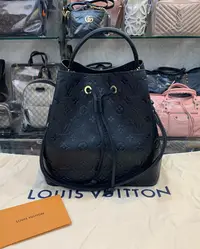 在飛比找Yahoo!奇摩拍賣優惠-女人街國際精品"LOUIS VUITTON LV經典款 m4