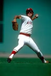 Fred Lynn Boston Red Sox throws the ball back into the infield an - Old Photo