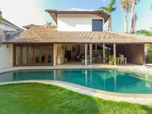 Adorable 1BR villas in the herat of Seminyak