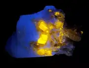 399 Grams Full Terminated F.Phosphorescent Pinkish Apatite Crystals On Feldspar