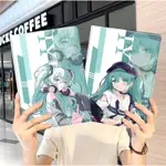 初音未來2021款IPAD9保護套PRO2022蘋果MINI6外套IPOD迷你4殼AIR5適用2平板3帶筆槽9十第10代