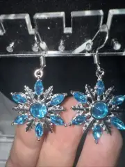 Blue Snowflake Silvertone Christmas Holiday Dangle Earrings
