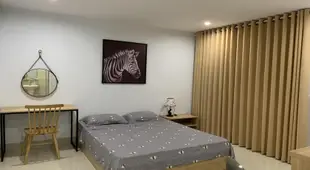 Red Dragon Apartment - Phong rong 32m2 co ban cong view song Co Co, Nui Ngu Hanh