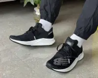 在飛比找Yahoo!奇摩拍賣優惠-New Balance FuelCell Prism 黑白 