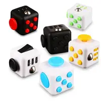 在飛比找樂天市場購物網優惠-FC03療癒款舒壓方塊(Fidget Cube)(顏色隨機)