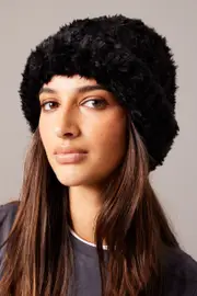 Black Fluffy Beanie - Size ONE, Women's Hats