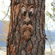 Tree Face Outdoor Statues Old Man Tree Hugger Bark Ghost Face Decoration Funny Yard Art