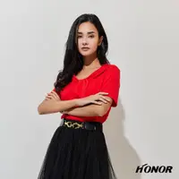 在飛比找momo購物網優惠-【HONOR 山形屋】扭轉大領口素色上衣(MOMO獨家限定)