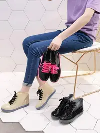 在飛比找樂天市場購物網優惠-時尚短筒雨鞋女套鞋可愛果凍雨靴韓國水鞋防滑水靴子防水成人膠鞋