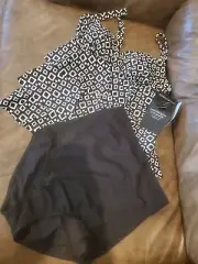 Miraclesuit 2 PC Swimsuit, Black & white, Size 10 new nwt ruffled tankini