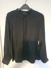 Ladies Medium Hilary Radley Long Sleeve Blouse Black