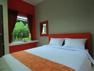 深紅紗麗飯店Lembayung Sari Homestay