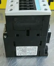 P8-61 SIEMENS 3RT1034-1B CONTACTOR 3 PHASE 15HP @ 230V & 40HP @ 460V