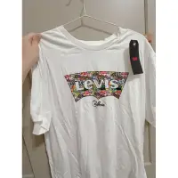 在飛比找蝦皮購物優惠-Levis 男生正版 正貨Tshirt/ t-shirt /