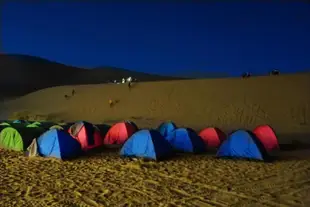 敦煌以夢為馬沙漠露營基地