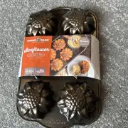 Nordic Ware Sunflower Cakelet Pan