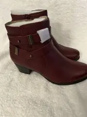 NIB Womens Naturalizer Western Cowgirl Stylish Cordovan Ankle boots 9 Wide
