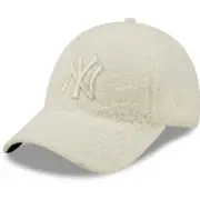 New Era 9Forty Women Sherpa Cap - BORG NY Yankees offwhite Beige